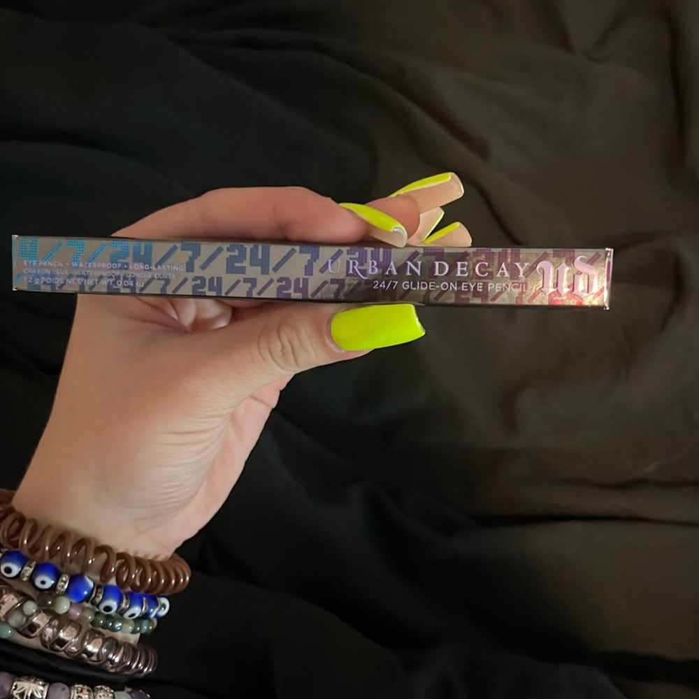 URBAN DECAY 24/7 glide on eye pencil- shade whiskey